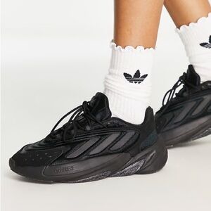 Adidas ozelia in black